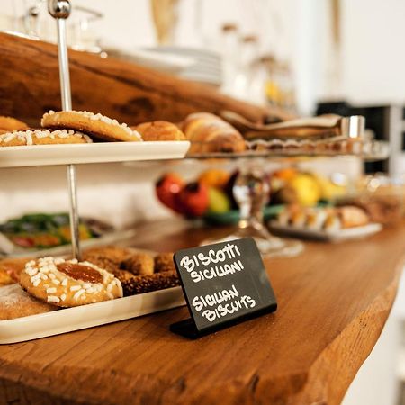 Ambrosia-Timeless Hosting Ξενοδοχείο Παλέρμο Εξωτερικό φωτογραφία